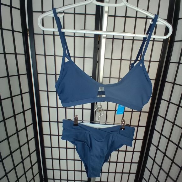 CUPSHE NWT Women's Two-Piece Blue Bikini Scoop Neck V Cut Size Medium - Picture 4 of 9